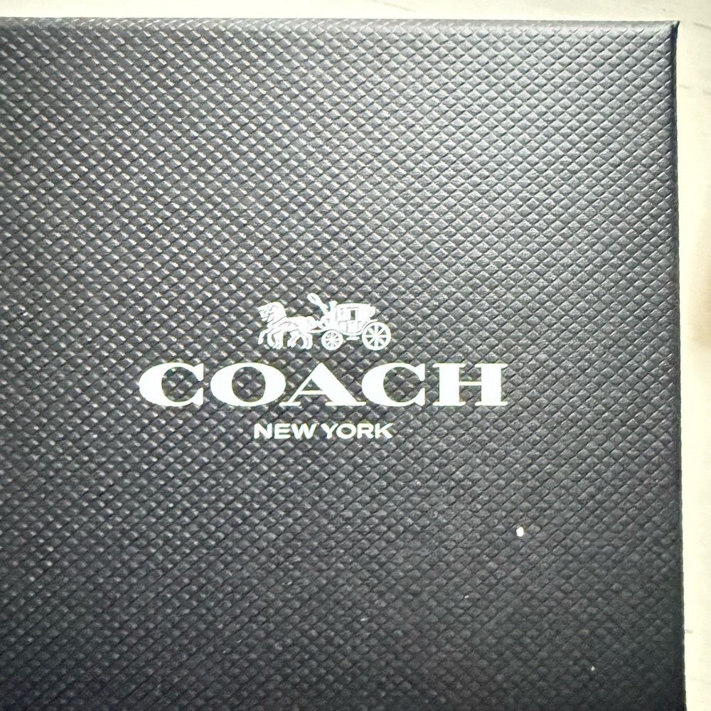 Coach Women's Rose and Gold Watch - Picture 3 of 3